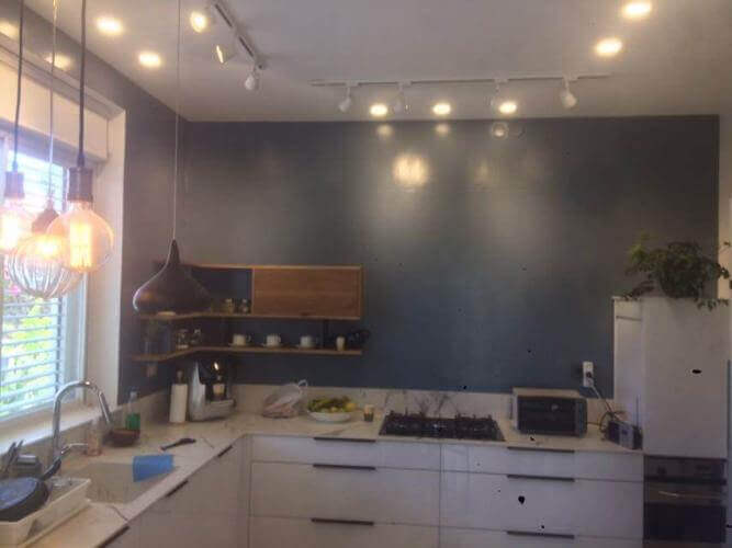 צביעת קיר מטבח